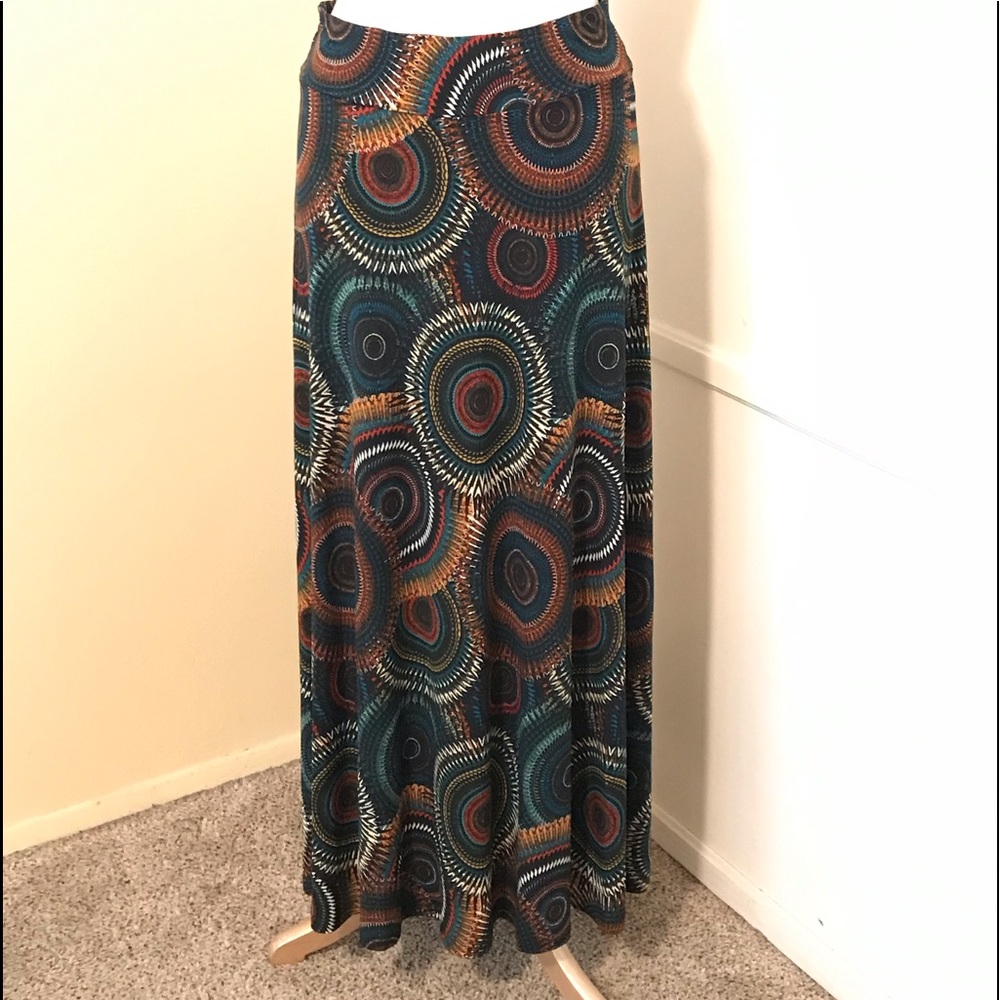VeronicaM NEW skirt size small